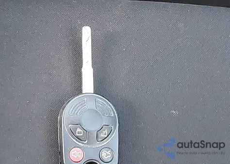 2018 Ford Focus S z USA, uszkodzony, nr VIN 1FADP3E28JL209534